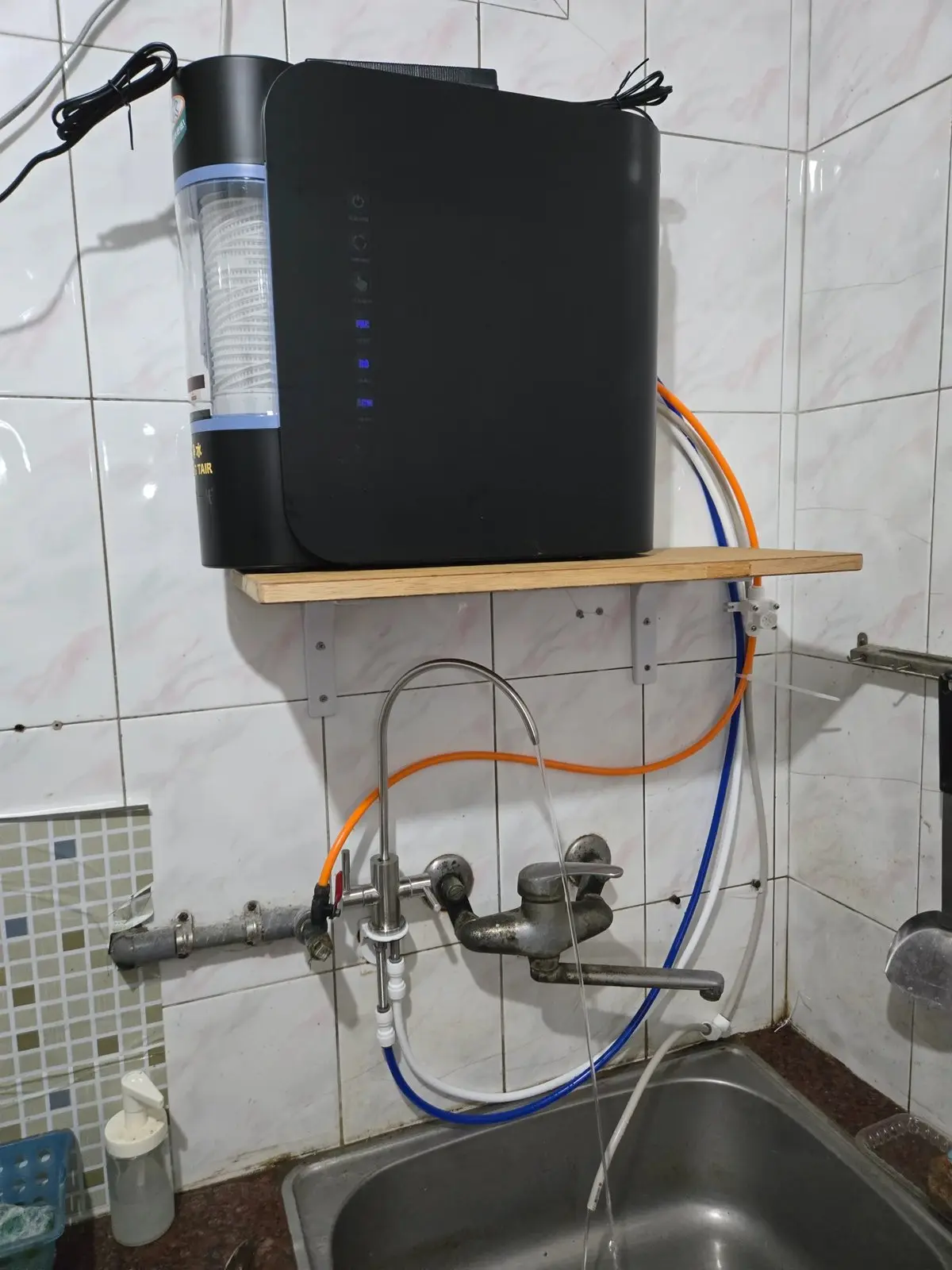 RO 淨水機使用層板架高安裝實例